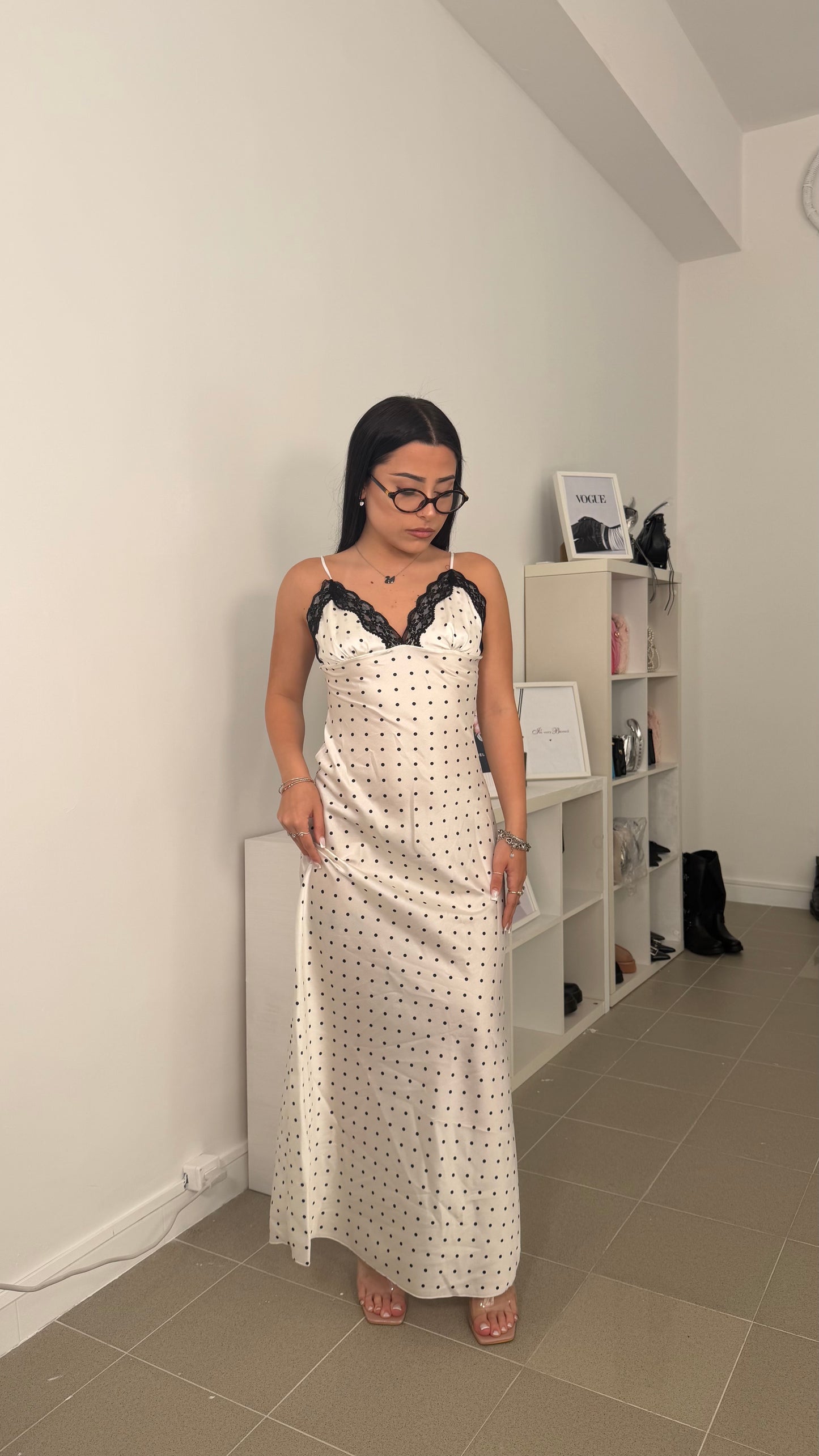 DRESS POIS